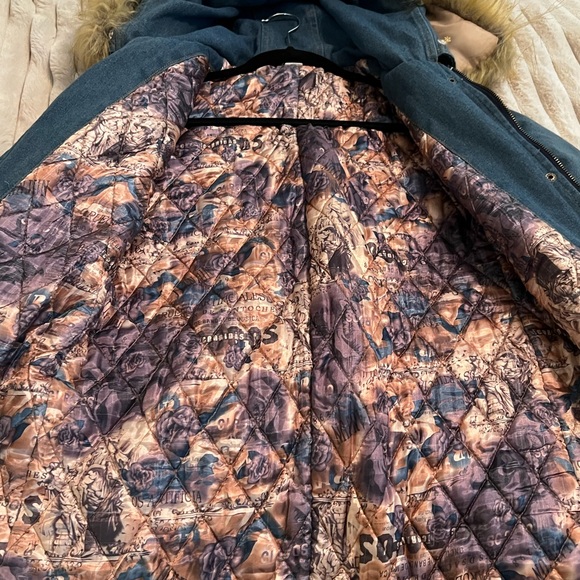 Very Warm Jean Coat with Quilted Lining & Detachable Faux Fur Hood! - Picture 4 of 10